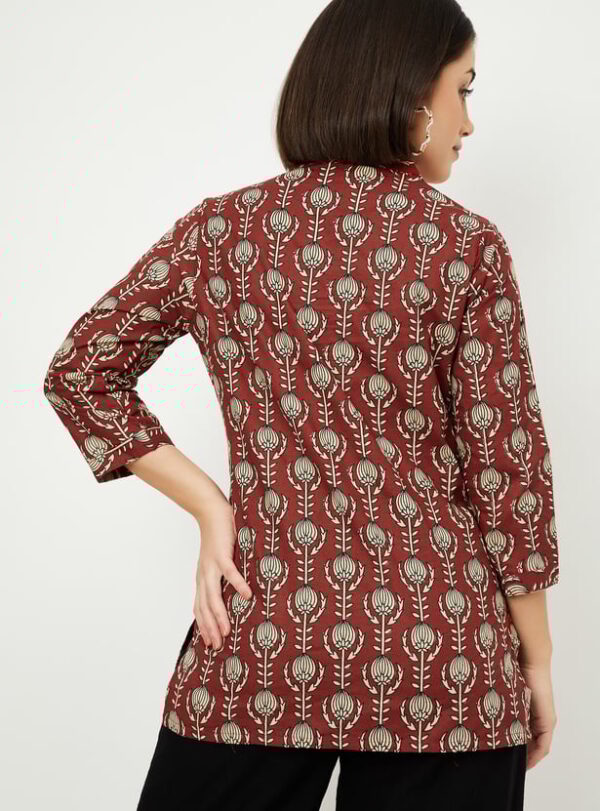 Women Printed Short Kurti - Image 3